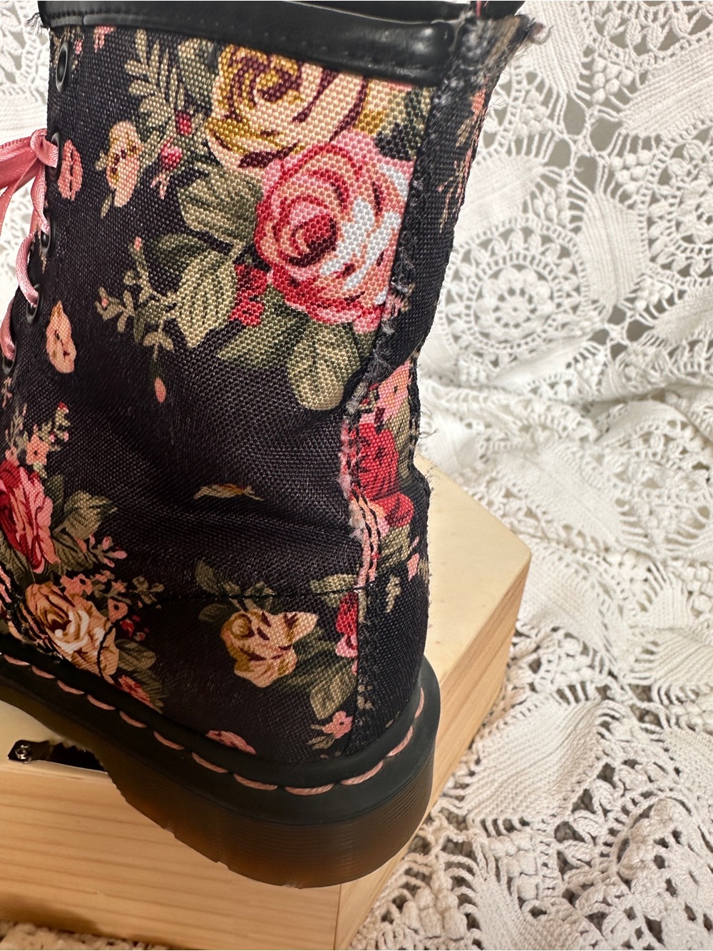 Dr. Martens 1460 Victorian Flowers Floral Canvas Combat Boots Women's Sz 7 RARE - Picture 12 of 15